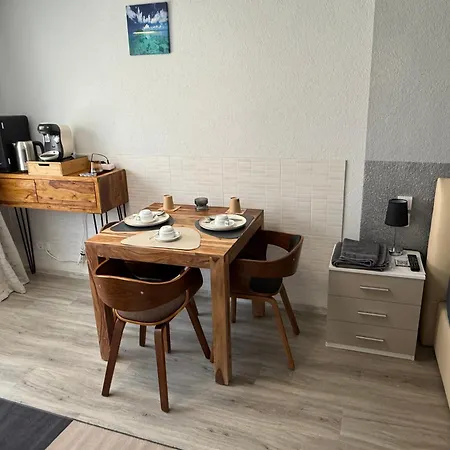 Neon Apartements 绍恩多夫