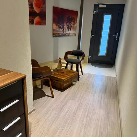 招待所 Neon Apartements